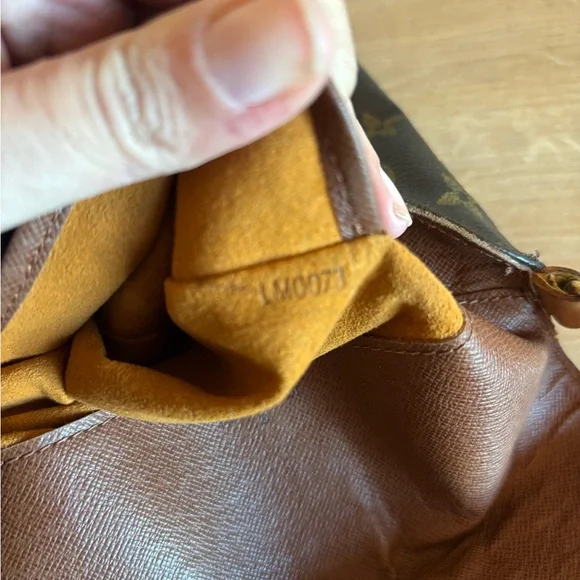 Authentic Louis Vuitton salsa crossbody - Picture 8 of 8